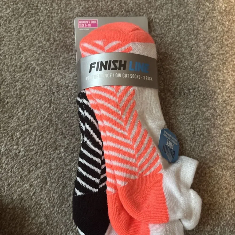 Women’s Sock Lot Alaska Knits, Finishline, Carhartt, Muk Luks, Reebok, Old Navy - Picture 4 of 16